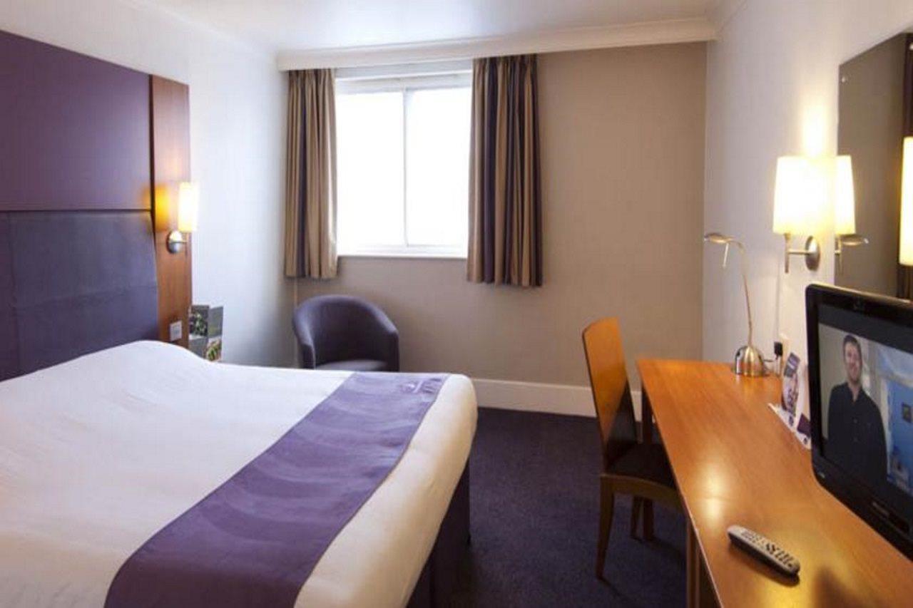 Premier Inn Premier Inn Stockport Central Екстериор снимка
