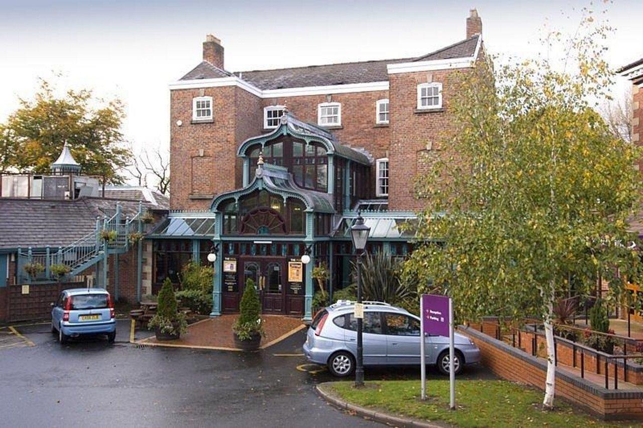 Premier Inn Premier Inn Stockport Central Екстериор снимка