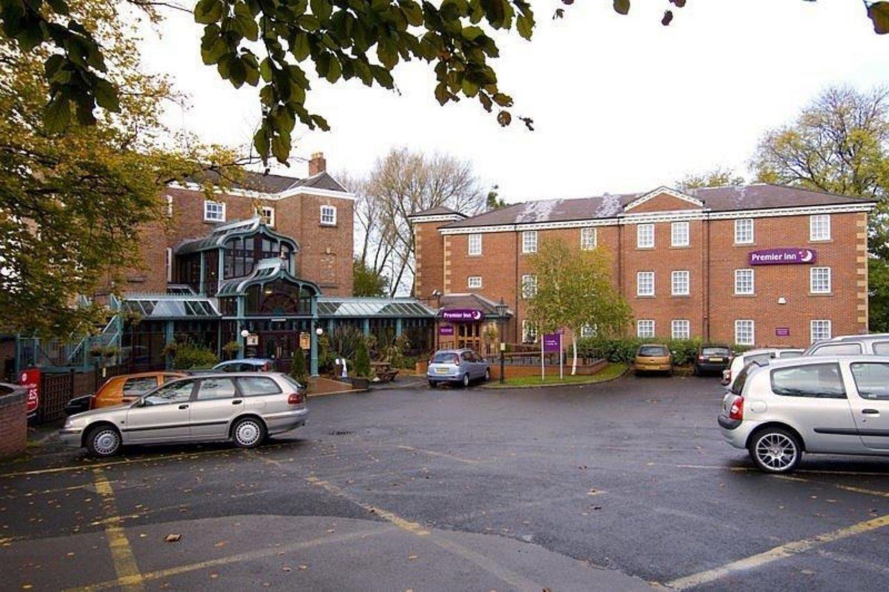 Premier Inn Premier Inn Stockport Central Екстериор снимка