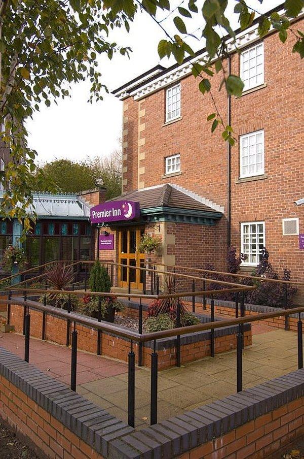 Premier Inn Premier Inn Stockport Central Екстериор снимка