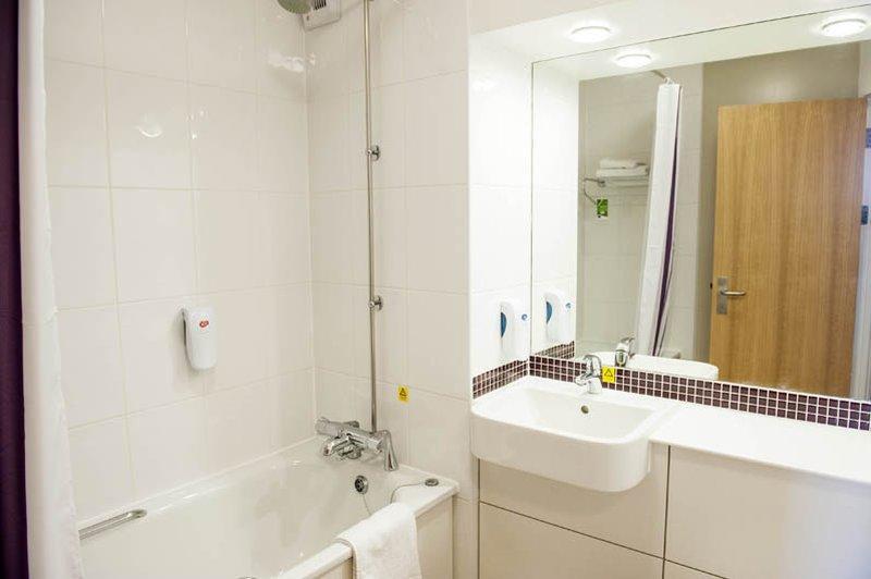 Premier Inn Premier Inn Stockport Central Екстериор снимка