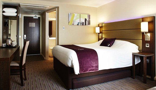 Premier Inn Premier Inn Stockport Central Екстериор снимка